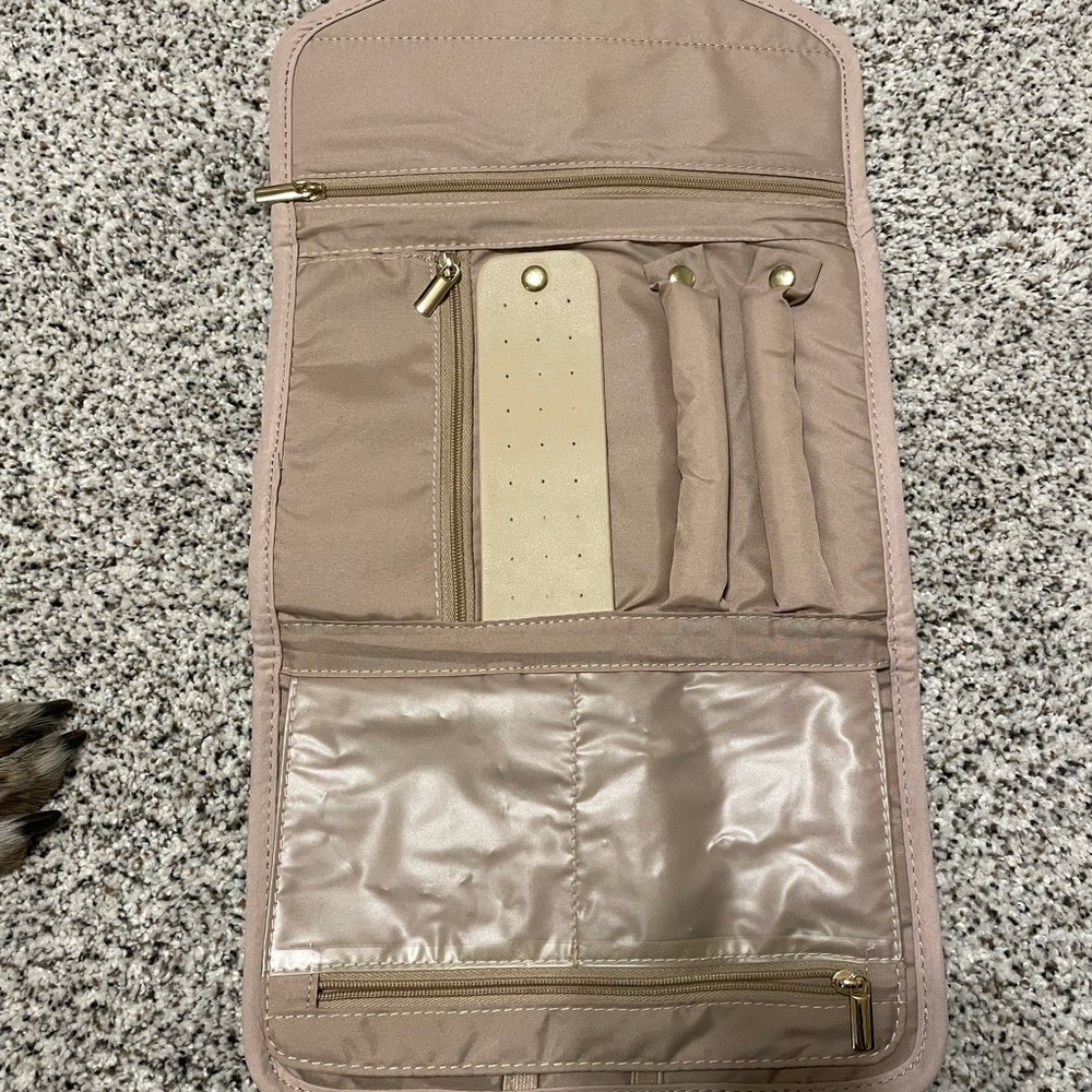 Mauve jewelry travel case